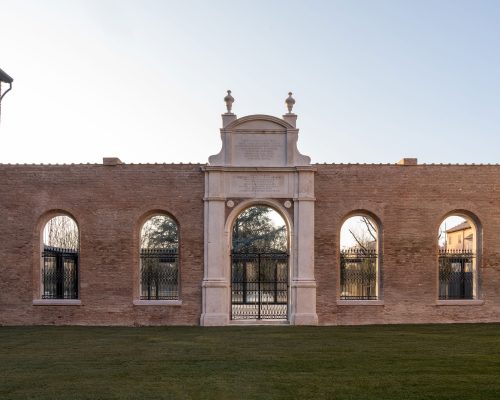 Palazzo dei Diamanti Corte