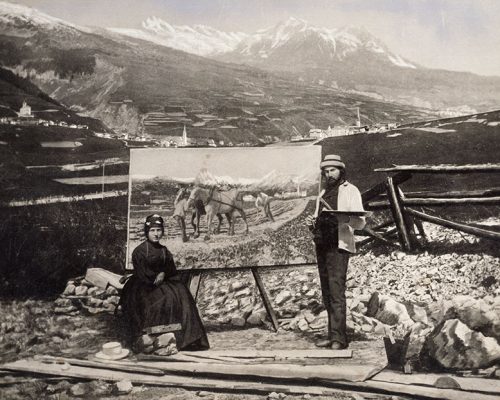 PAESAGGIO E FOTOGRAFIA Segantini e la moglie Bice posano davanti al dipinto L’aratura, c. 1890